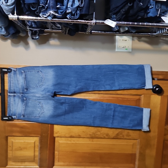 Willow & Root The Mom Fit Distressed High-Rise Jeans - Picture 8 of 15